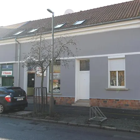 Nadasdy Studio Rum i privatbostad Szombathely