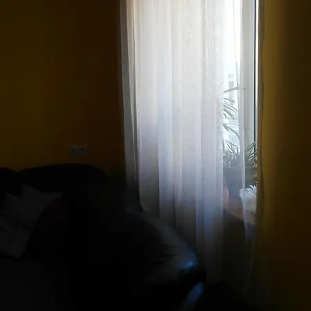 Nadasdy Studio Homestay *