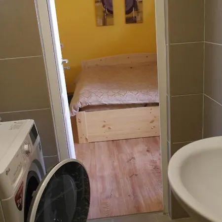 Nadasdy Studio Rum i privatbostad *