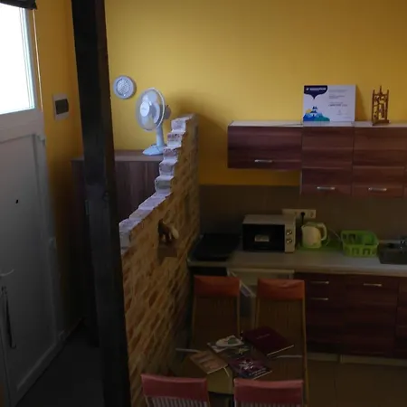 Nadasdy Studio Homestay